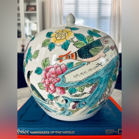 20th Century Vintage Chinese Paradise Birds Hand Painted Porcelain Melon Jar | - Picture 2 of 8